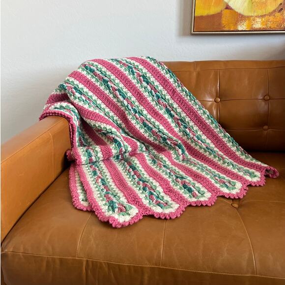 Handmade Crochet Granny Baby Blanket Afghan Knit Scalloped Edge Throw - Picture 9 of 10
